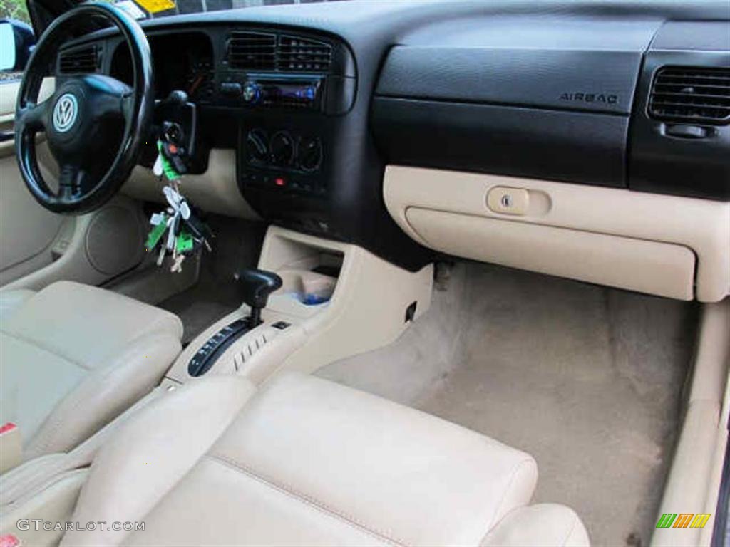 2002 Volkswagen Cabrio GLX Beige Dashboard Photo #40501362