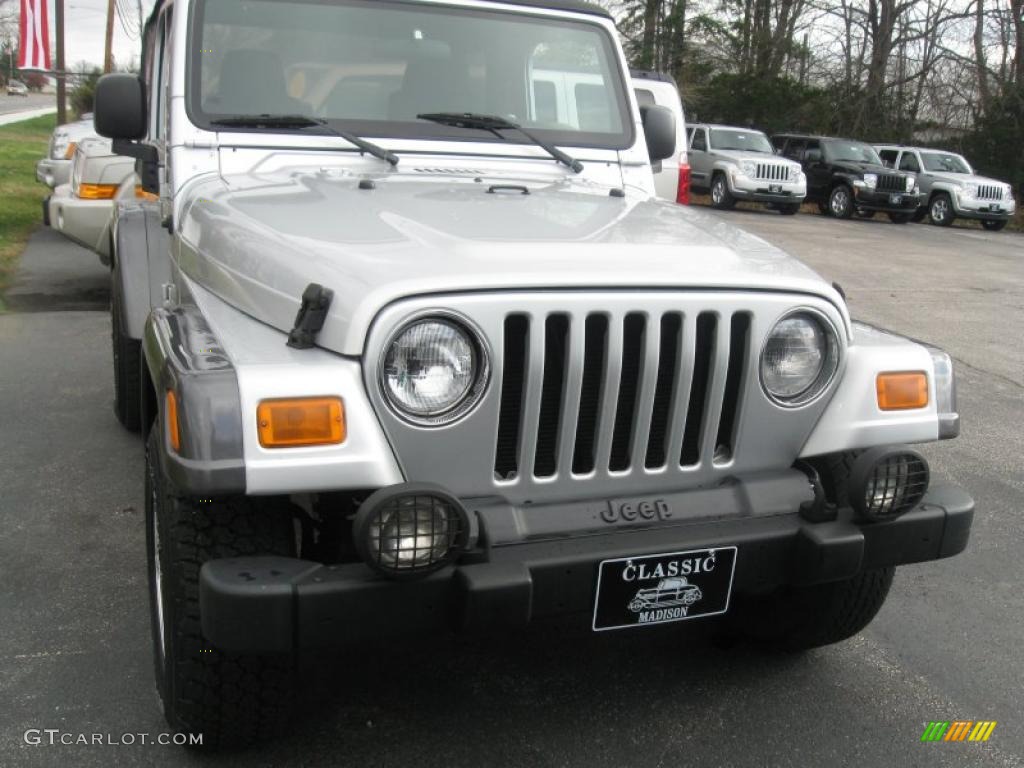 2004 Wrangler X 4x4 - Bright Silver Metallic / Dark Slate Gray photo #2