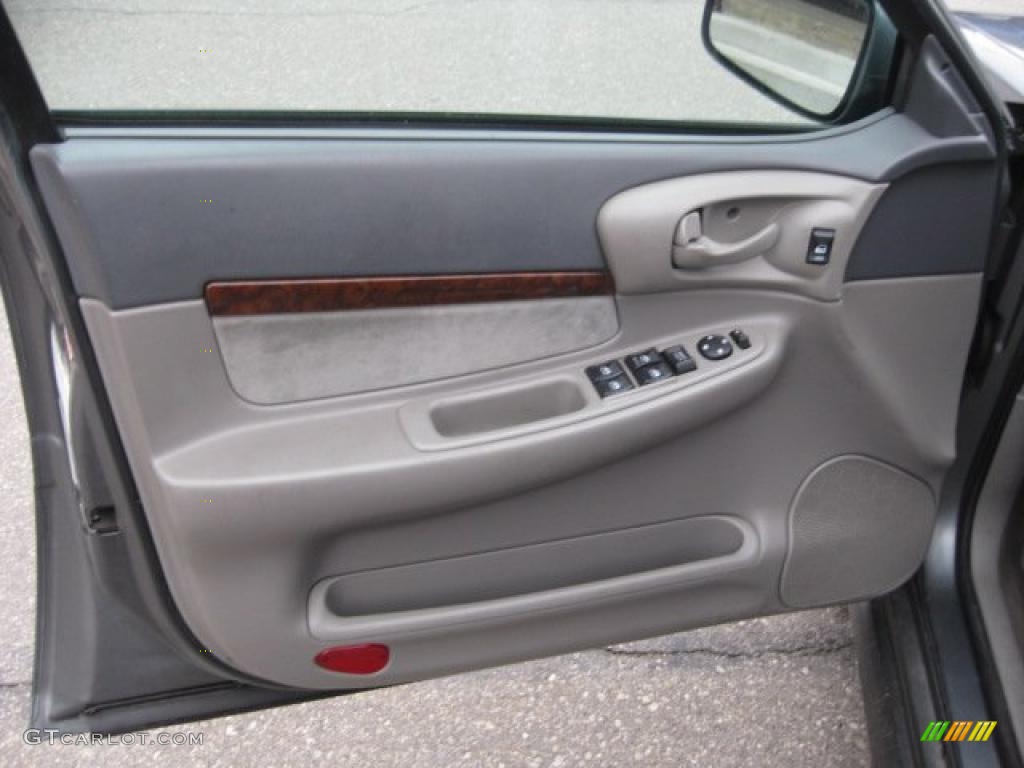 2004 Chevrolet Impala Standard Impala Model Medium Gray Door Panel Photo #40502710
