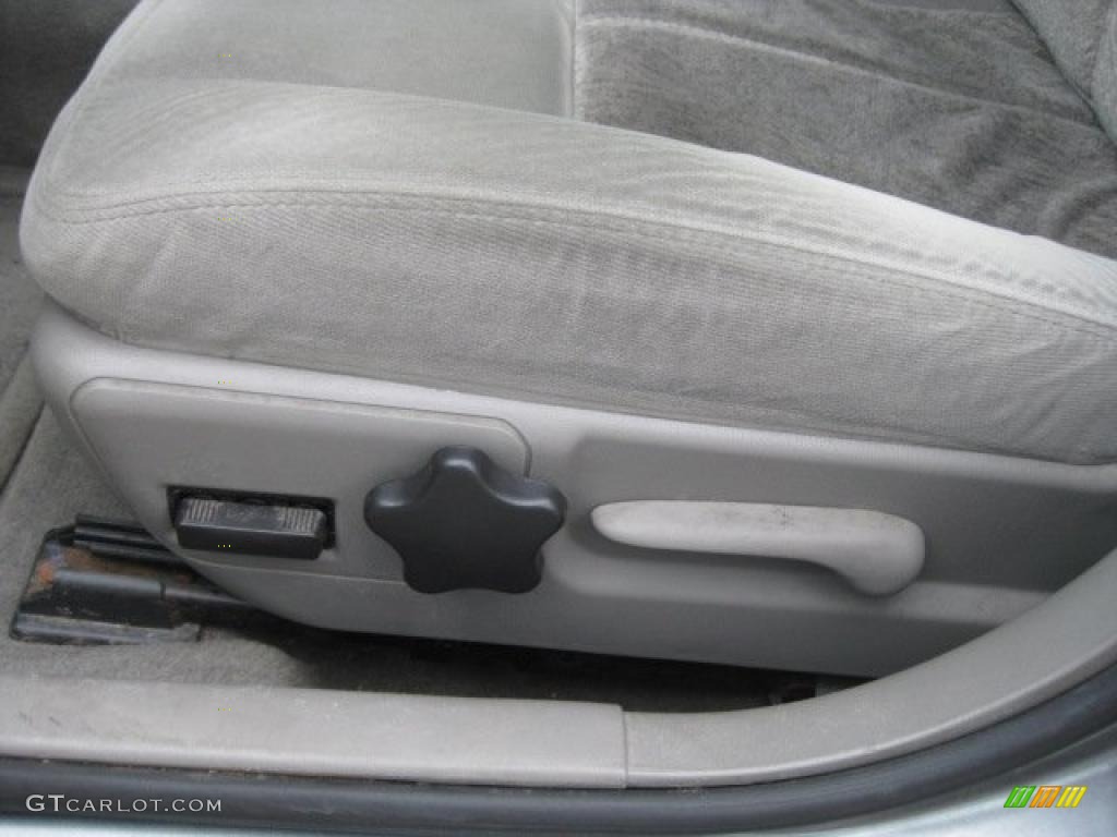 2004 Chevrolet Impala Standard Impala Model Controls Photo #40502742