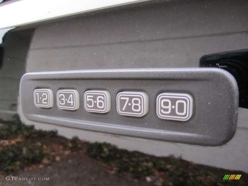 2008 F250 Super Duty XLT Regular Cab 4x4 - Black / Medium Stone photo #10