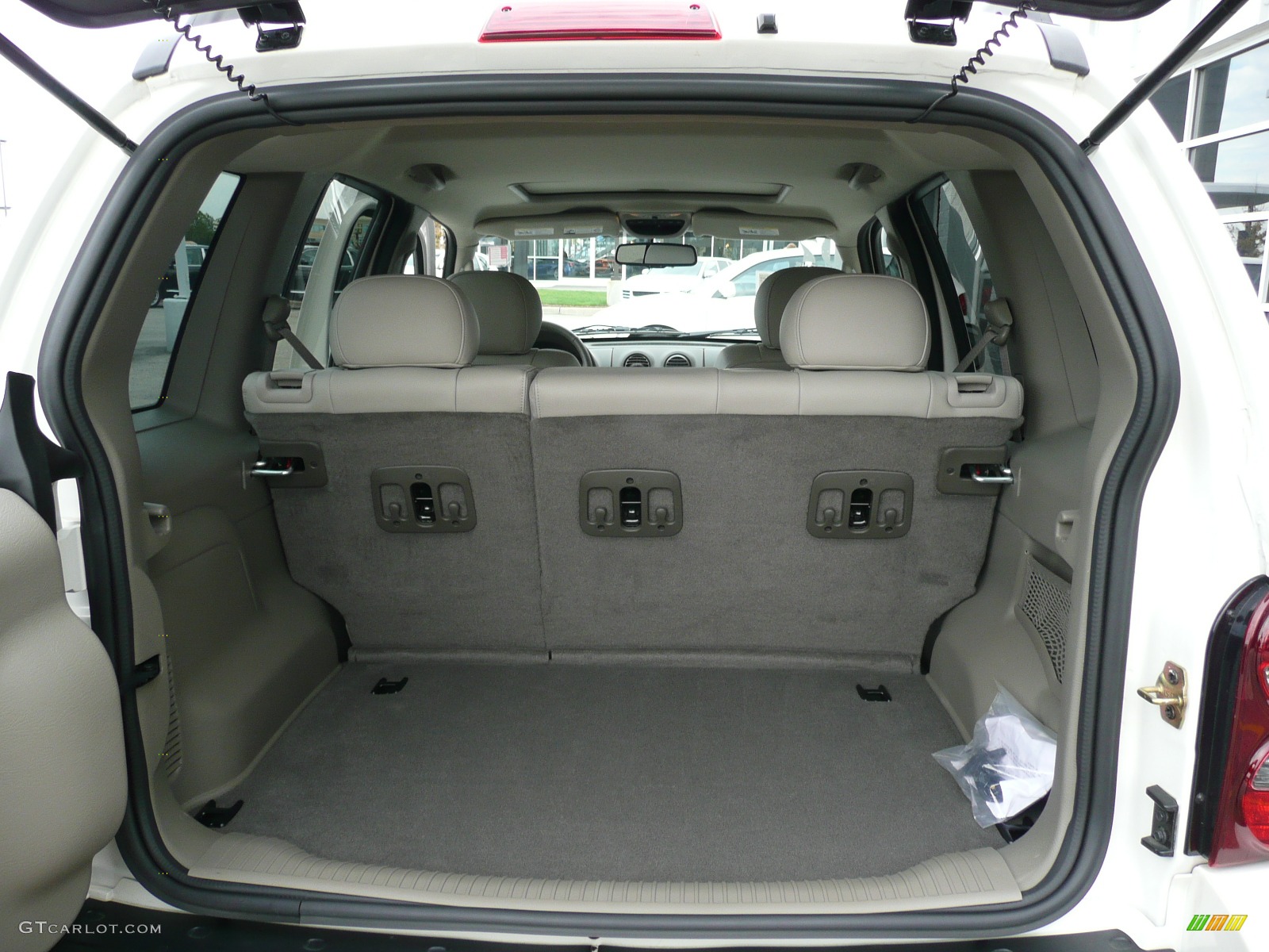 2007 Liberty Limited 4x4 - Stone White / Medium Slate Gray photo #19