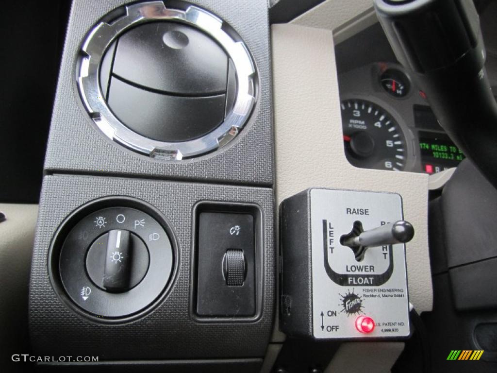 2008 F250 Super Duty XLT Regular Cab 4x4 - Black / Medium Stone photo #17