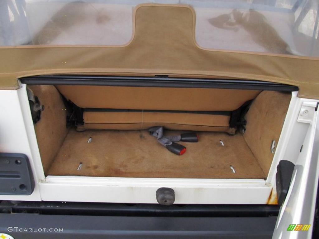 1998 Jeep Wrangler Sahara 4x4 Trunk Photos