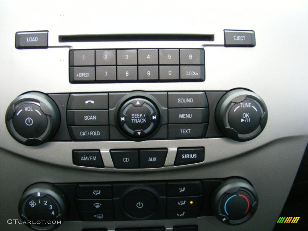 2010 Ford Focus SES Coupe Controls Photo #40509934