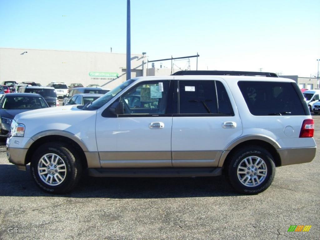 2011 Expedition XLT 4x4 - Oxford White / Camel photo #2