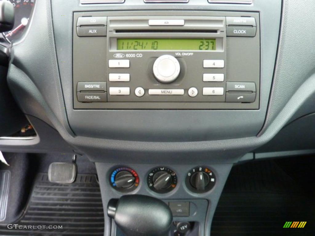 2010 Ford Transit Connect XLT Passenger Wagon Controls Photo #40512038