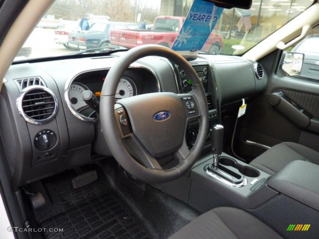 Charcoal Black Interior 2010 Ford Explorer Sport Trac XLT 4x4 Photo #40512446