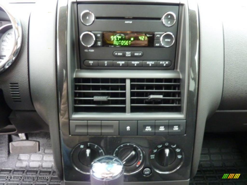 2010 Ford Explorer Sport Trac XLT 4x4 Controls Photo #40512574