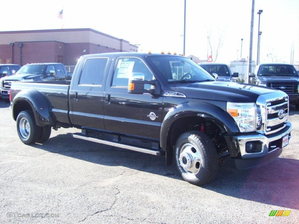 2011 F450 Super Duty Lariat Crew Cab 4x4 Dually - Tuxedo Black Metallic / Black Two Tone photo #7