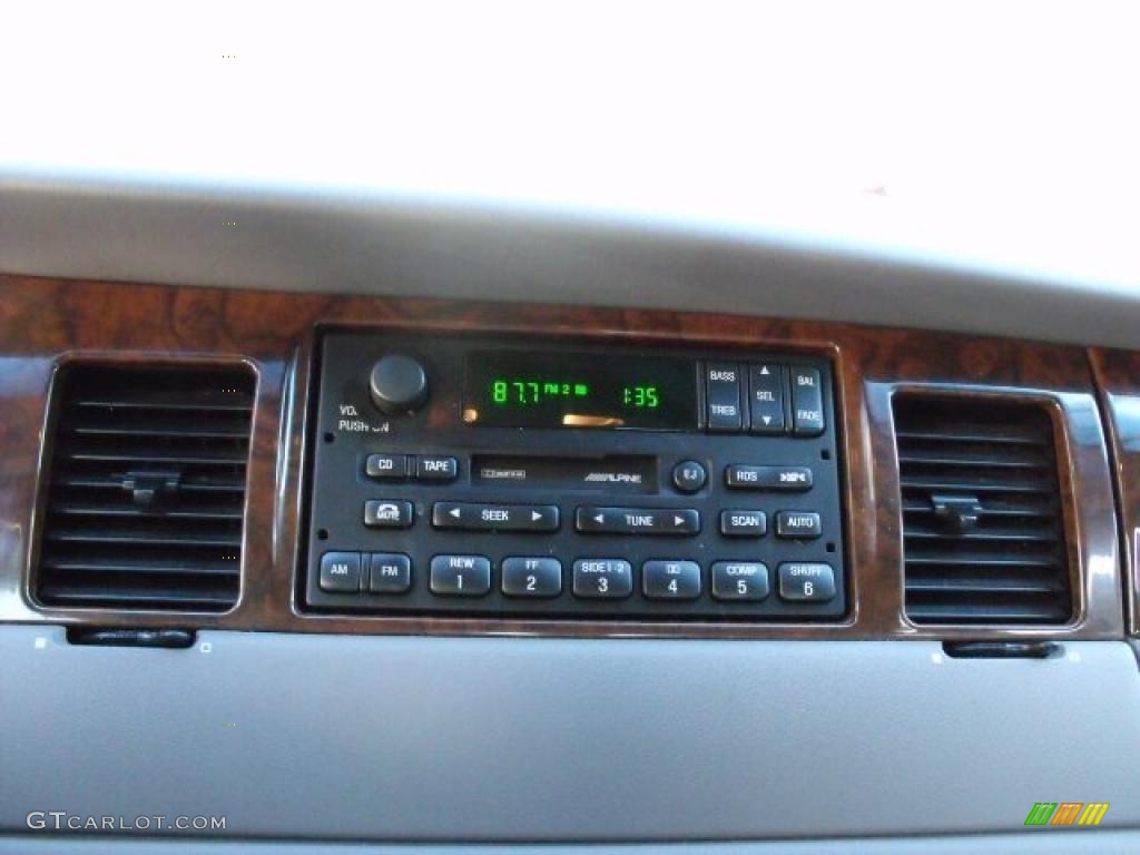 1999 Lincoln Town Car Signature Controls Photo #40512758