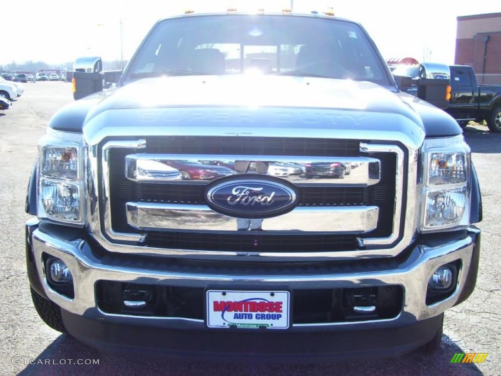 2011 F450 Super Duty Lariat Crew Cab 4x4 Dually - Tuxedo Black Metallic / Black Two Tone photo #8