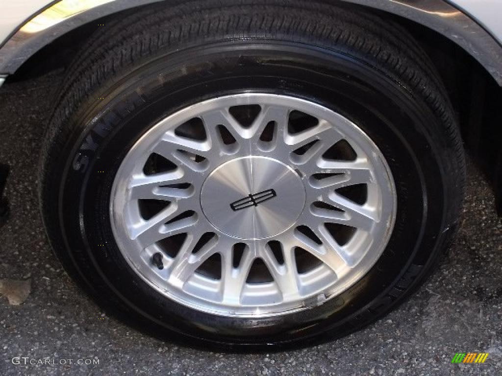 1999 Lincoln Town Car Signature Wheel Photo #40512830