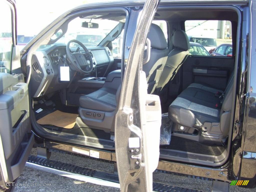 2011 F450 Super Duty Lariat Crew Cab 4x4 Dually - Tuxedo Black Metallic / Black Two Tone photo #15