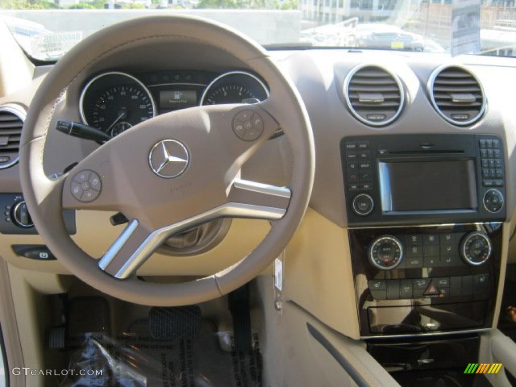 2011 Mercedes-Benz ML 350 4Matic Cashmere Dashboard Photo #40514267