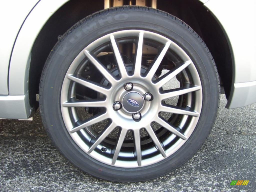 2011 Focus SES Sedan - Ingot Silver Metallic / Charcoal Black photo #30