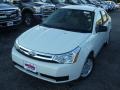 White Suede - Focus SE Sedan Photo No. 9