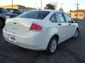 White Suede - Focus SE Sedan Photo No. 4