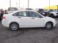 White Suede - Focus SE Sedan Photo No. 5