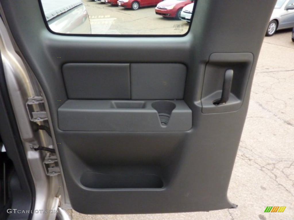2005 Chevrolet Silverado 1500 LS Extended Cab 4x4 Dark Charcoal Door Panel Photo #40524428