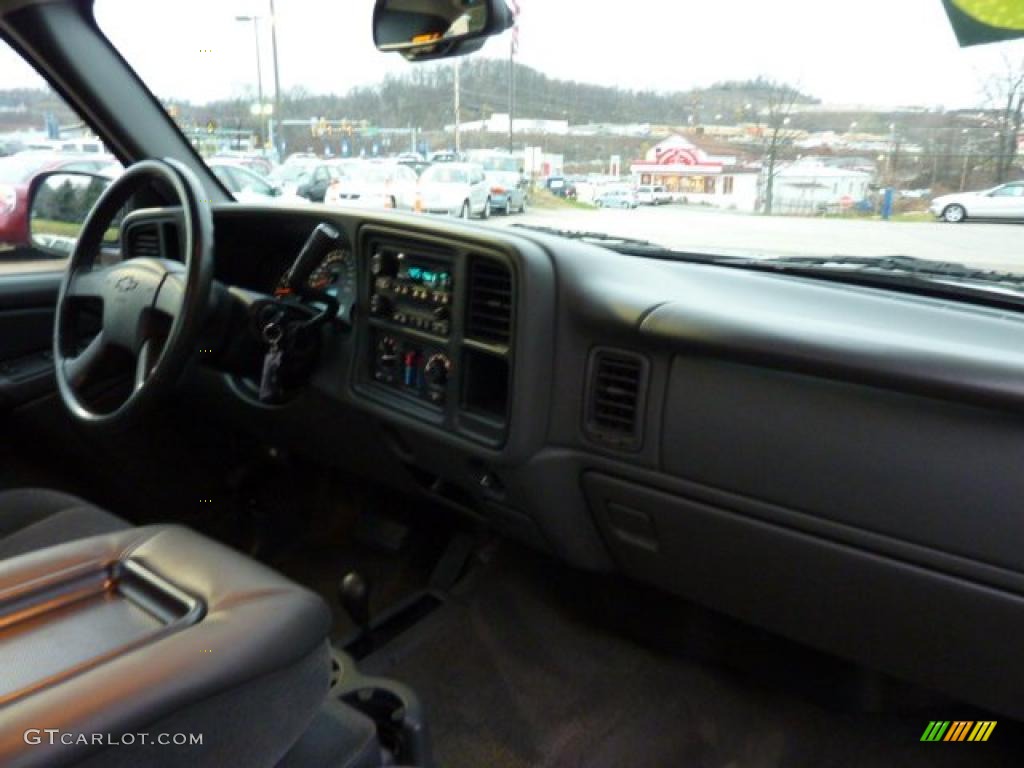 2005 Chevrolet Silverado 1500 LS Extended Cab 4x4 Dark Charcoal Dashboard Photo #40524480
