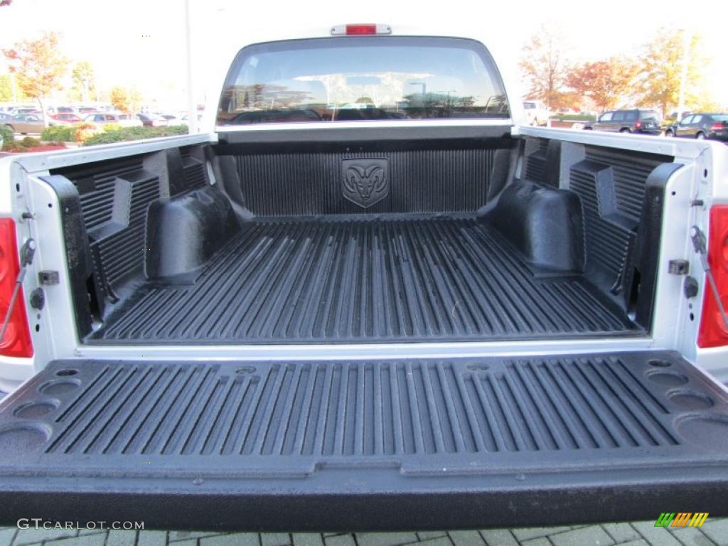 2008 Dodge Dakota SXT Crew Cab Trunk Photos