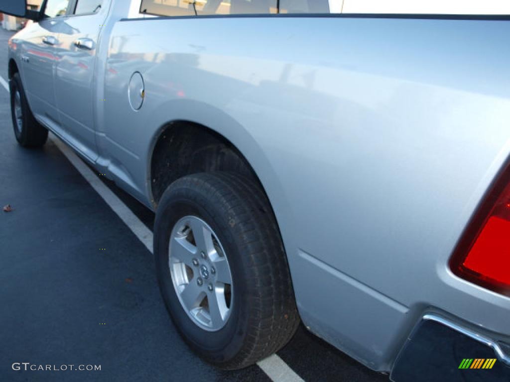 2010 Ram 1500 ST Quad Cab 4x4 - Bright Silver Metallic / Dark Slate/Medium Graystone photo #4
