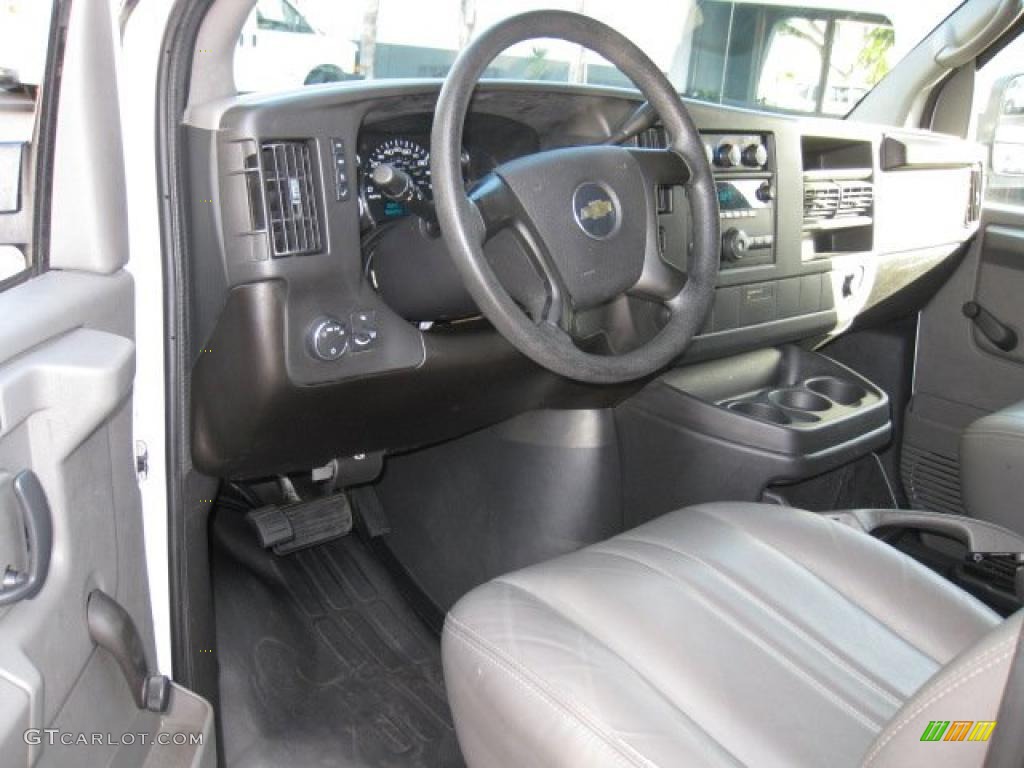 Medium Pewter Interior 2008 Chevrolet Express 1500 Cargo Van Photo #40533305