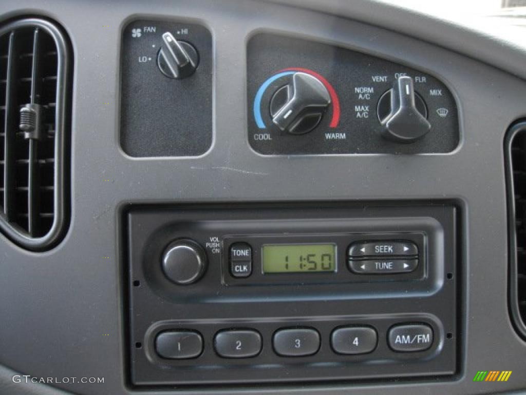 2007 Ford E Series Van E350 Super Duty Commercial Controls Photo #40533629
