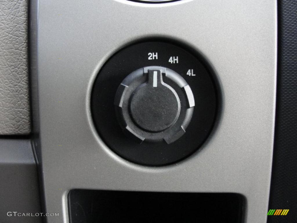 2010 F150 Lariat SuperCrew 4x4 - Oxford White / Medium Stone photo #32