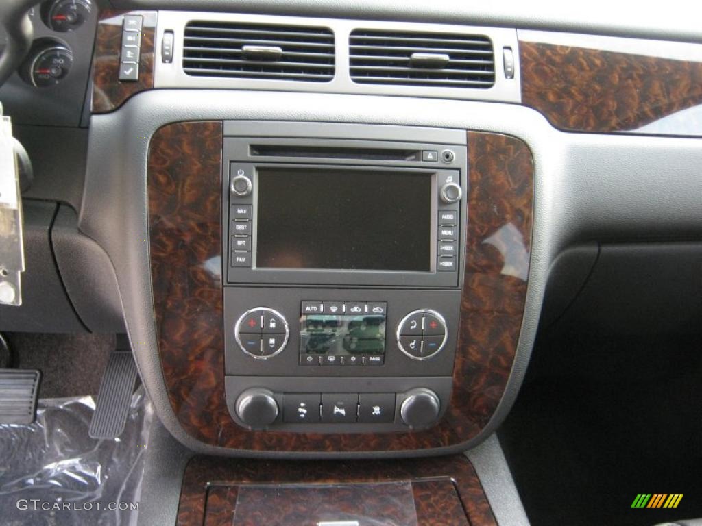2011 GMC Sierra 1500 Denali Crew Cab 4x4 Controls Photo #40538909