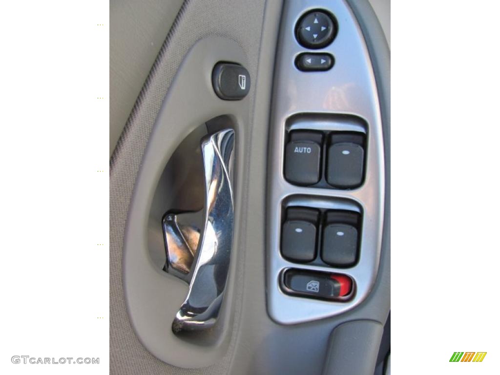 2008 Chevrolet Malibu Classic LS Sedan Controls Photo #40539045