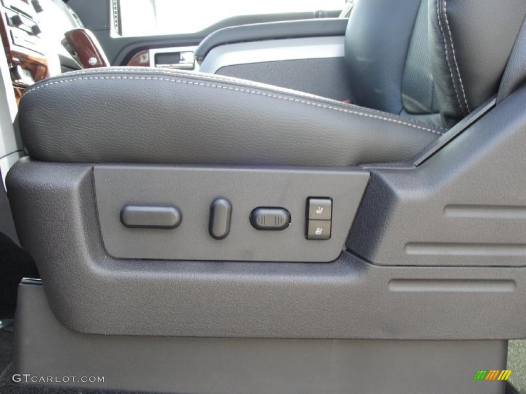 2010 F150 Lariat SuperCrew 4x4 - Tuxedo Black / Black photo #24