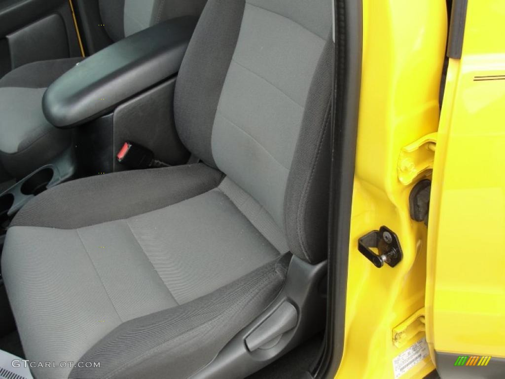 2003 Escape XLS V6 - Chrome Yellow Metallic / Medium Dark Flint photo #29