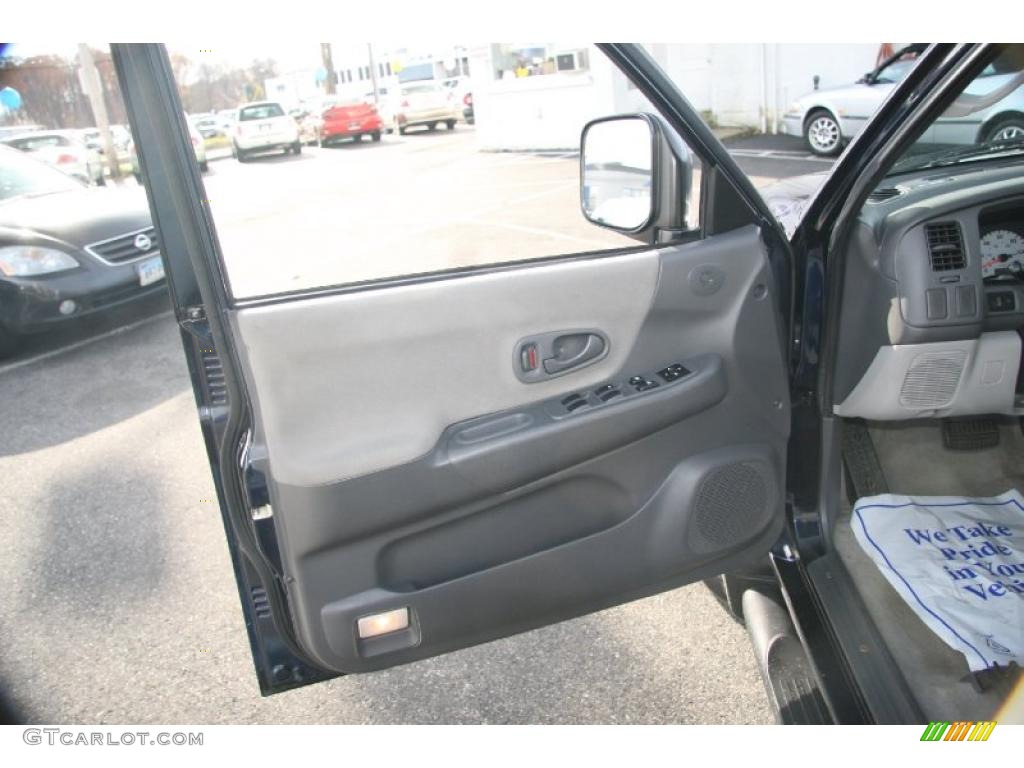 2002 Mitsubishi Montero Sport LS 4x4 Gray Door Panel Photo #40550657