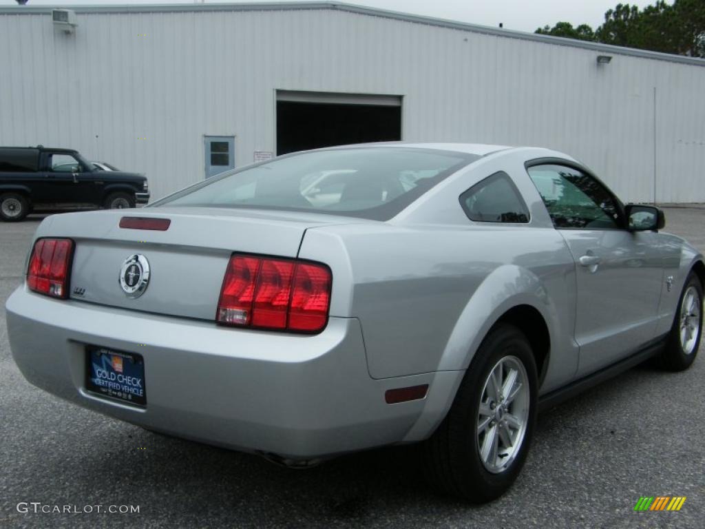 2009 Mustang V6 Coupe - Brilliant Silver Metallic / Light Graphite photo #5