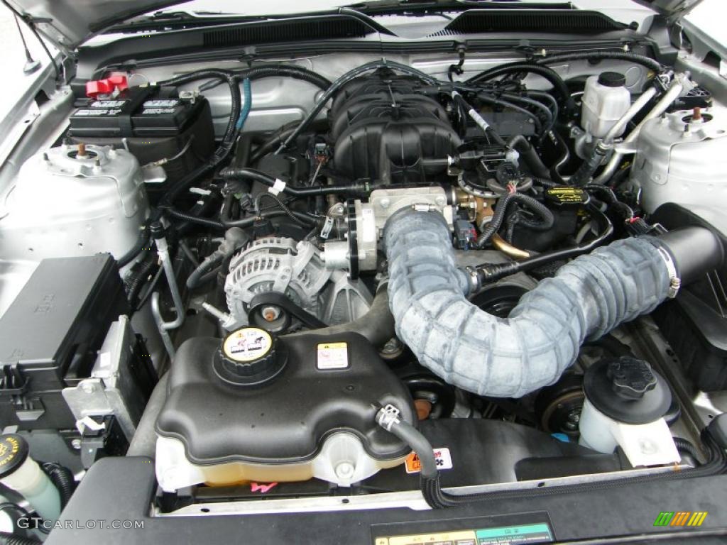 2009 Mustang V6 Coupe - Brilliant Silver Metallic / Light Graphite photo #26