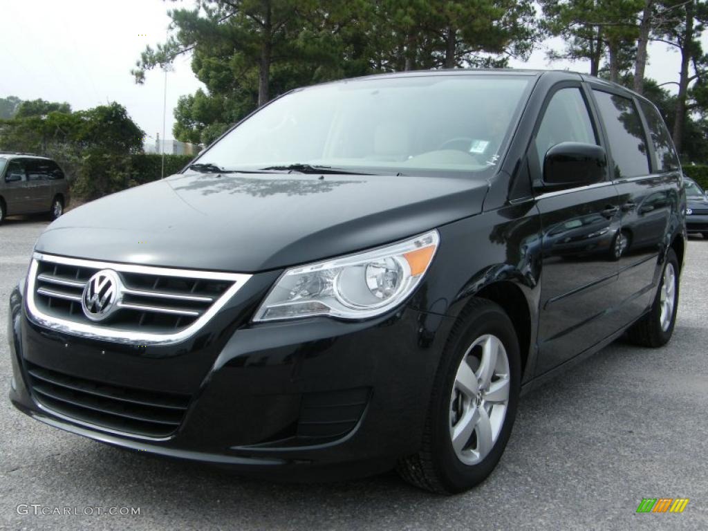 Nocturne Black Metallic 2010 Volkswagen Routan SE Exterior Photo #40558009