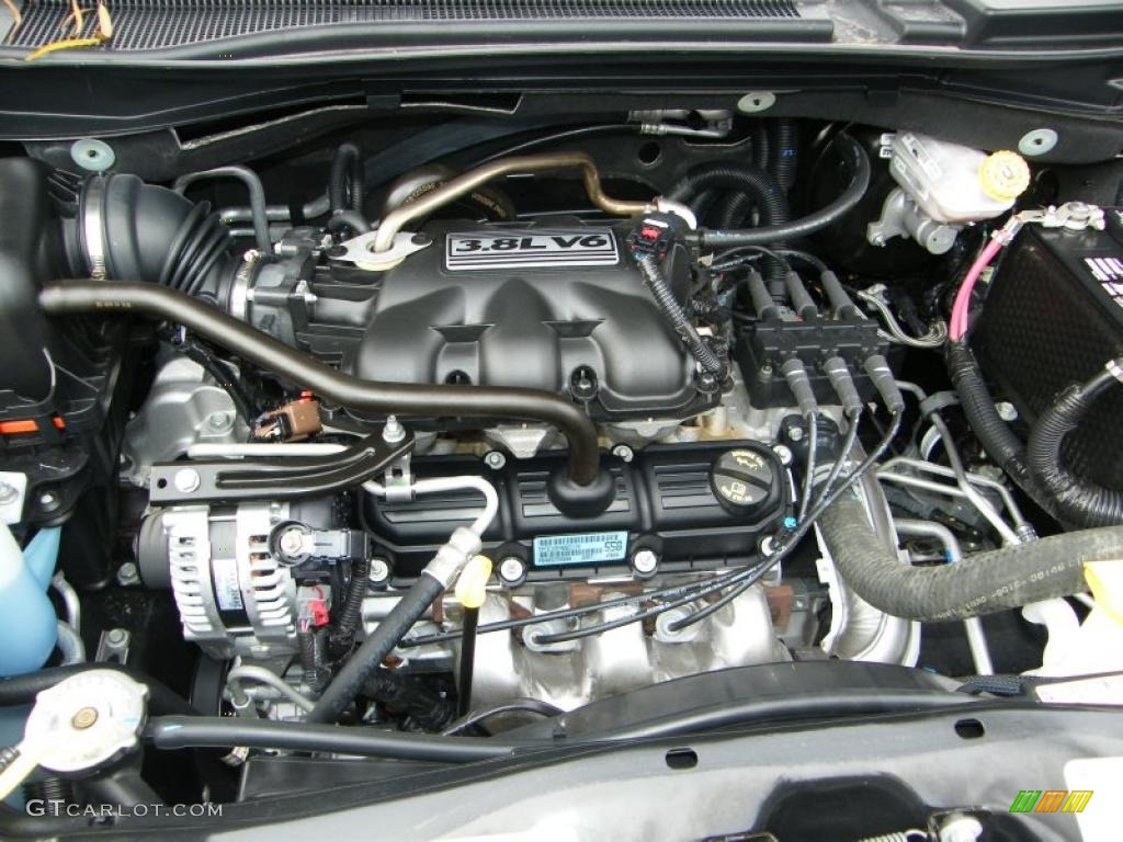 2010 Volkswagen Routan SE 3.8 Liter OHV 12-Valve V6 Engine Photo #40558469