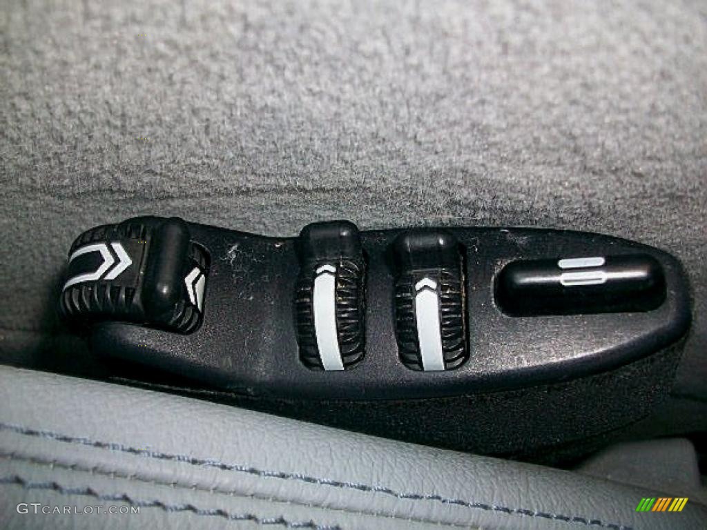 2002 Mercedes-Benz CLK 430 Cabriolet Controls Photo #40559649