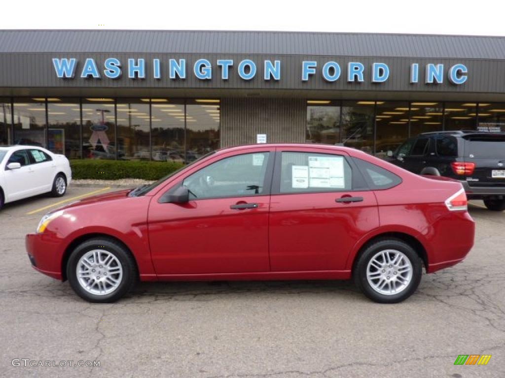 2011 Focus SE Sedan - Sangria Red Metallic / Charcoal Black photo #1