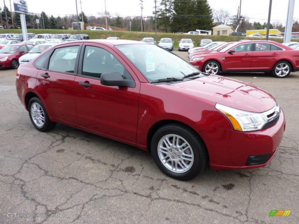 2011 Focus SE Sedan - Sangria Red Metallic / Charcoal Black photo #6