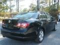 Black - Jetta SE Sedan Photo No. 5