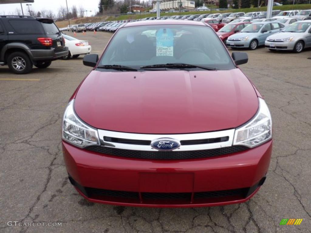 2011 Focus SE Sedan - Sangria Red Metallic / Charcoal Black photo #7