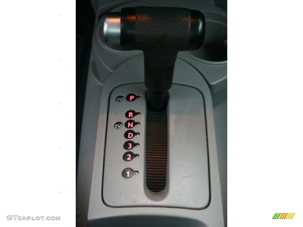2004 Volkswagen New Beetle GLS 1.8T Coupe 4 Speed Automatic Transmission Photo #40568230