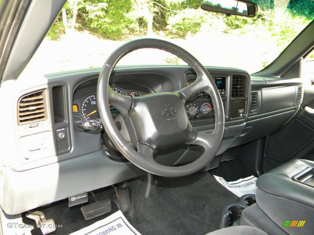2002 Chevrolet Silverado 1500 LS Extended Cab Medium Gray Dashboard Photo #40572485