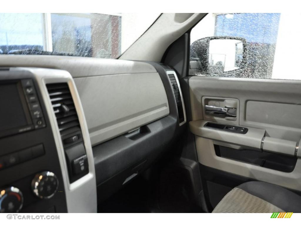 2009 Ram 1500 SLT Quad Cab - Mineral Gray Metallic / Dark Slate/Medium Graystone photo #13