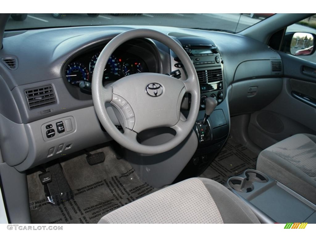 2010 Sienna CE - Super White / Stone photo #8