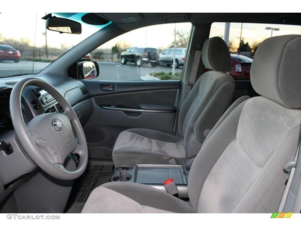 2010 Sienna CE - Super White / Stone photo #9