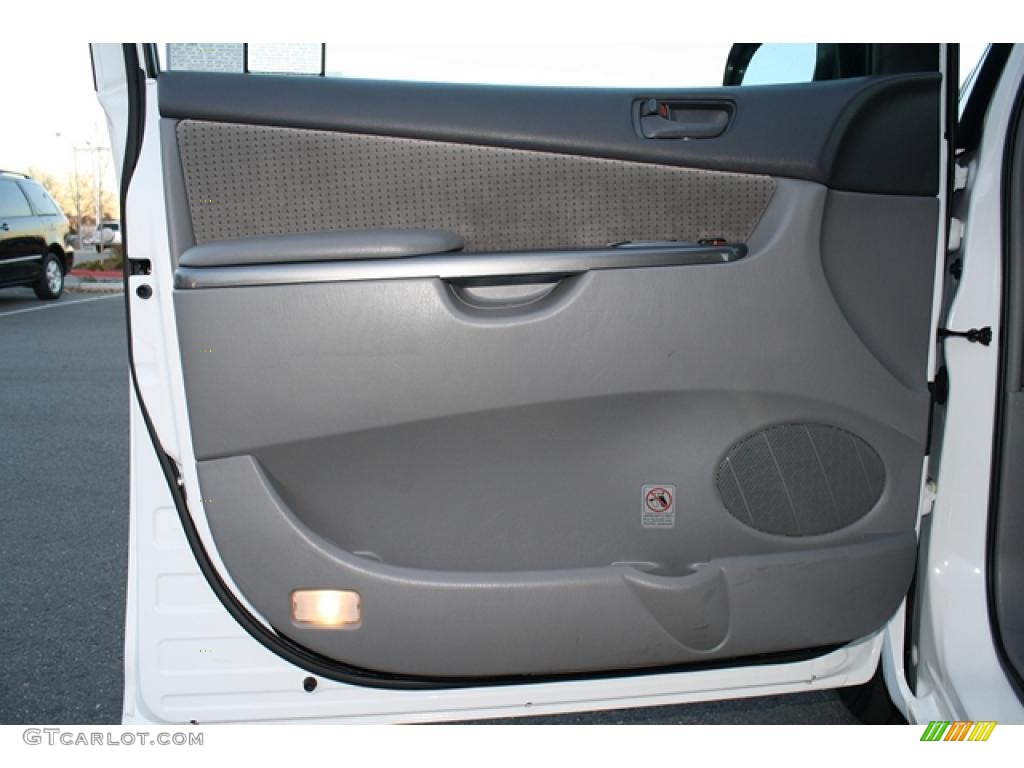 2010 Sienna CE - Super White / Stone photo #15